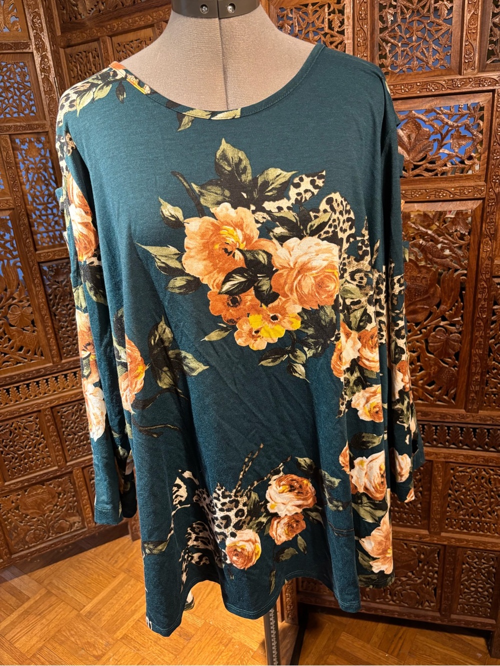 C.Est 1946 Floral Green Long-Sleeve Womens Top